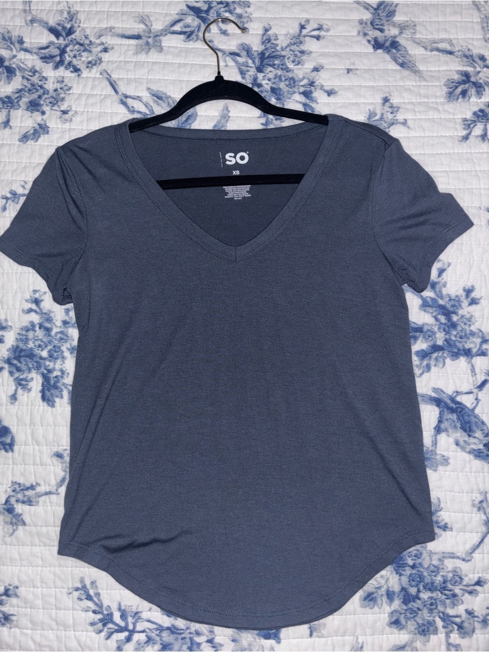 SO | Women’s V-Neck Short Sleeve Top